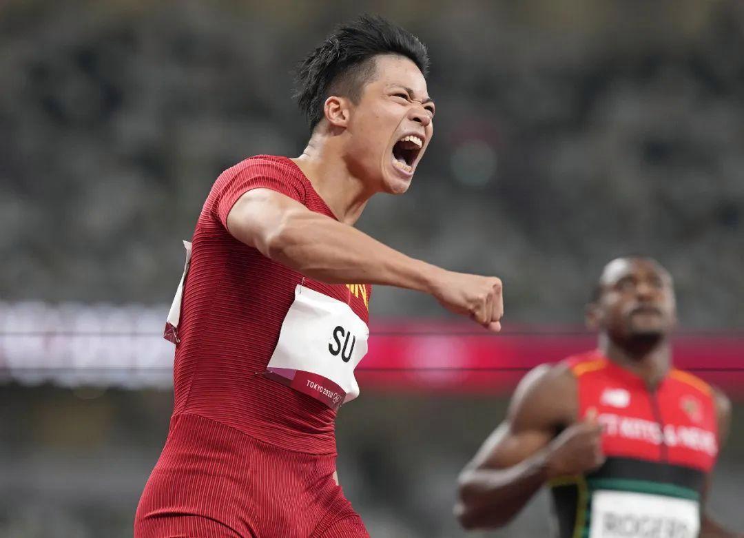 独家:苏炳添来袭!换人、点球(全红婵现场摸苏炳添大腿) 独家:苏炳添来袭!换人、点球(全红婵现场摸苏炳添大腿)